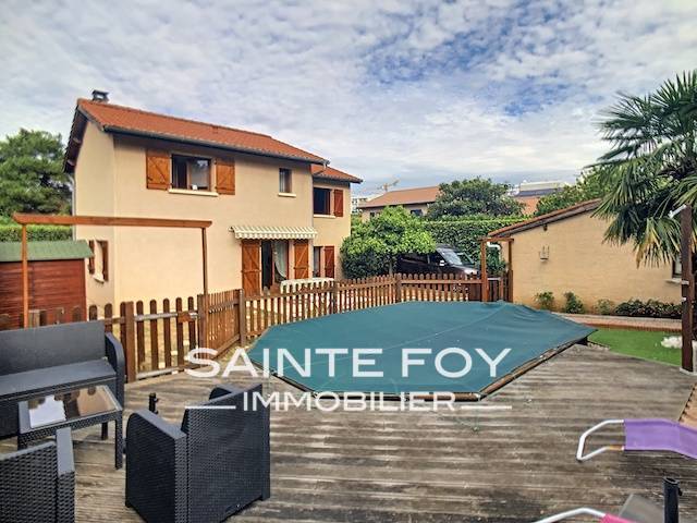 2020372 image1 - Sainte Foy Immobilier - Ce sont des agences immobilières dans l'Ouest Lyonnais spécialisées dans la location de maison ou d'appartement et la vente de propriété de prestige.