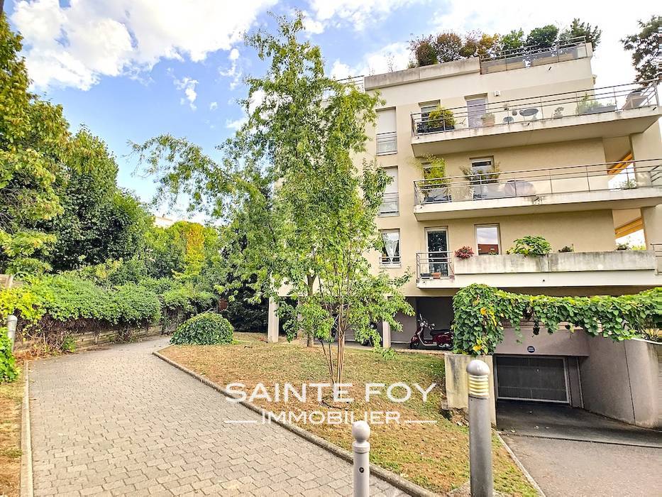 2020402 image1 - Sainte Foy Immobilier - Ce sont des agences immobilières dans l'Ouest Lyonnais spécialisées dans la location de maison ou d'appartement et la vente de propriété de prestige.