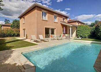 7506 image1 - Sainte Foy Immobilier - Ce sont des agences immobilières dans l'Ouest Lyonnais spécialisées dans la location de maison ou d'appartement et la vente de propriété de prestige.