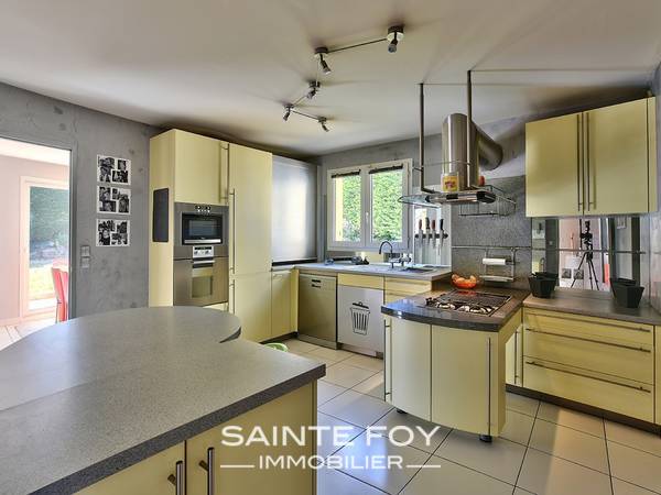 13789 image6 - Sainte Foy Immobilier - Ce sont des agences immobilières dans l'Ouest Lyonnais spécialisées dans la location de maison ou d'appartement et la vente de propriété de prestige.
