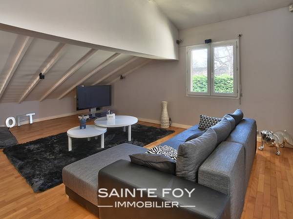 13789 image8 - Sainte Foy Immobilier - Ce sont des agences immobilières dans l'Ouest Lyonnais spécialisées dans la location de maison ou d'appartement et la vente de propriété de prestige.