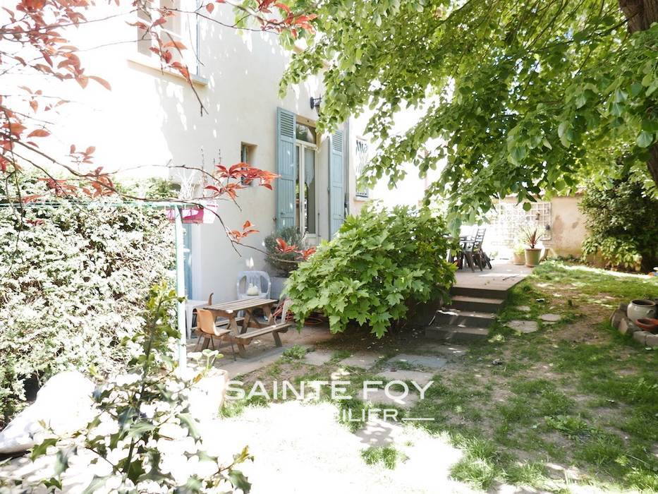 17451 image1 - Sainte Foy Immobilier - Ce sont des agences immobilières dans l'Ouest Lyonnais spécialisées dans la location de maison ou d'appartement et la vente de propriété de prestige.