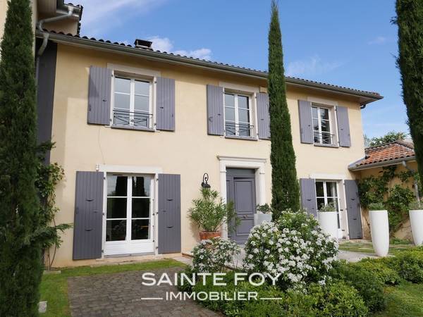13621 image2 - Sainte Foy Immobilier - Ce sont des agences immobilières dans l'Ouest Lyonnais spécialisées dans la location de maison ou d'appartement et la vente de propriété de prestige.