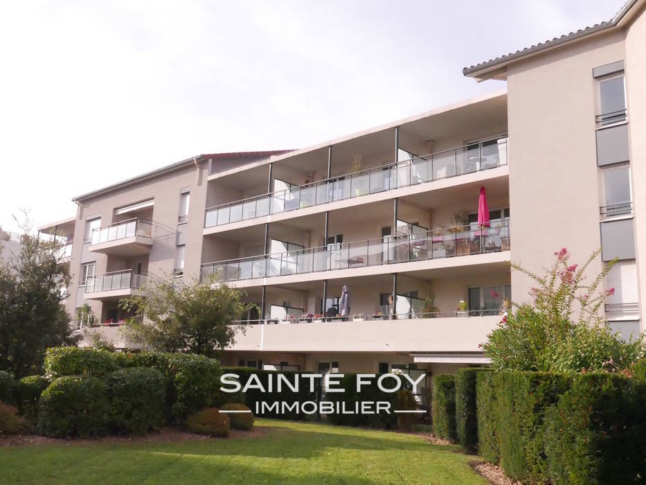 12810 image1 - Sainte Foy Immobilier - Ce sont des agences immobilières dans l'Ouest Lyonnais spécialisées dans la location de maison ou d'appartement et la vente de propriété de prestige.