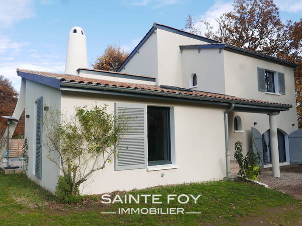2019937 image3 - Sainte Foy Immobilier - Ce sont des agences immobilières dans l'Ouest Lyonnais spécialisées dans la location de maison ou d'appartement et la vente de propriété de prestige.