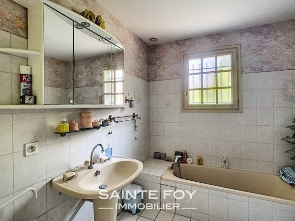 2020030 image6 - Sainte Foy Immobilier - Ce sont des agences immobilières dans l'Ouest Lyonnais spécialisées dans la location de maison ou d'appartement et la vente de propriété de prestige.