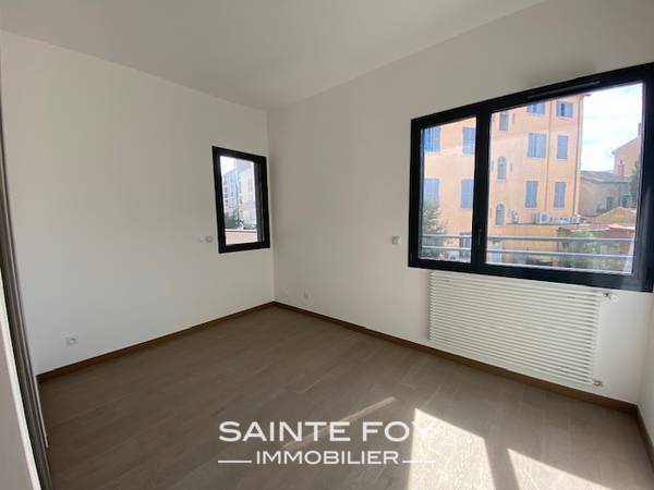 2020396 image6 - Sainte Foy Immobilier - Ce sont des agences immobilières dans l'Ouest Lyonnais spécialisées dans la location de maison ou d'appartement et la vente de propriété de prestige.