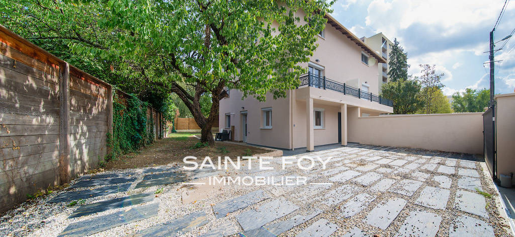 2020364 image1 - Sainte Foy Immobilier - Ce sont des agences immobilières dans l'Ouest Lyonnais spécialisées dans la location de maison ou d'appartement et la vente de propriété de prestige.