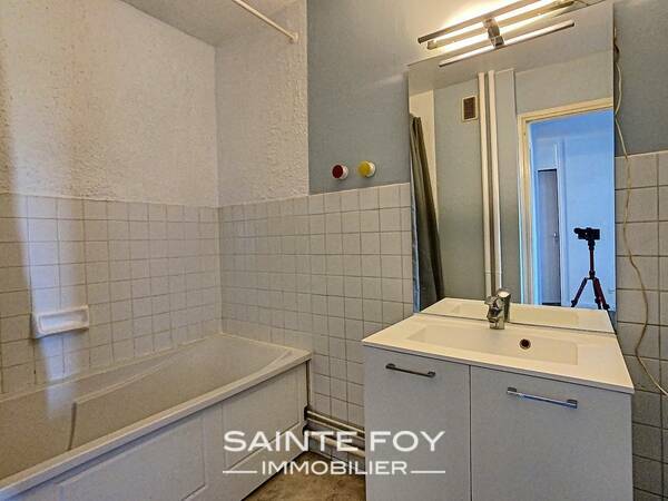 2020470 image8 - Sainte Foy Immobilier - Ce sont des agences immobilières dans l'Ouest Lyonnais spécialisées dans la location de maison ou d'appartement et la vente de propriété de prestige.