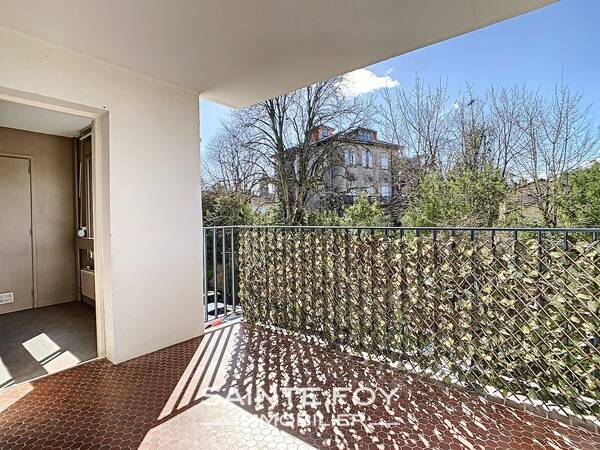 2020470 image2 - Sainte Foy Immobilier - Ce sont des agences immobilières dans l'Ouest Lyonnais spécialisées dans la location de maison ou d'appartement et la vente de propriété de prestige.