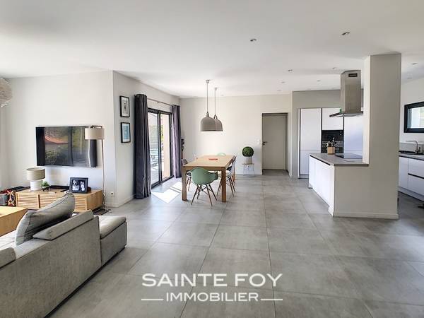 2020354 image2 - Sainte Foy Immobilier - Ce sont des agences immobilières dans l'Ouest Lyonnais spécialisées dans la location de maison ou d'appartement et la vente de propriété de prestige.