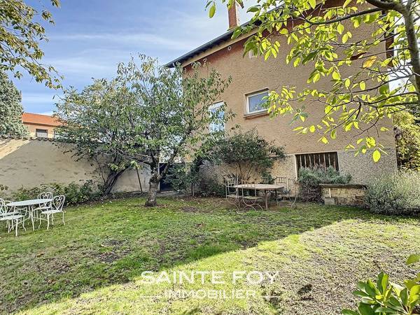 2020503 image9 - Sainte Foy Immobilier - Ce sont des agences immobilières dans l'Ouest Lyonnais spécialisées dans la location de maison ou d'appartement et la vente de propriété de prestige.