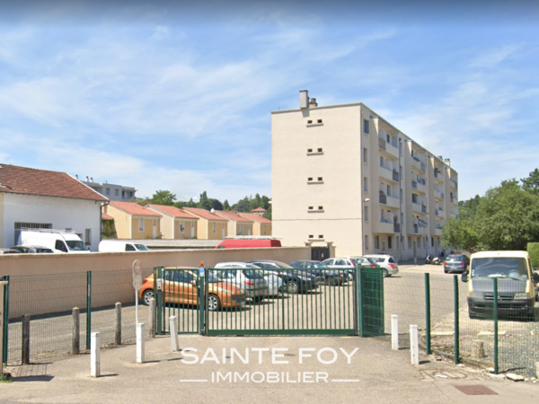 2020504 image6 - Sainte Foy Immobilier - Ce sont des agences immobilières dans l'Ouest Lyonnais spécialisées dans la location de maison ou d'appartement et la vente de propriété de prestige.