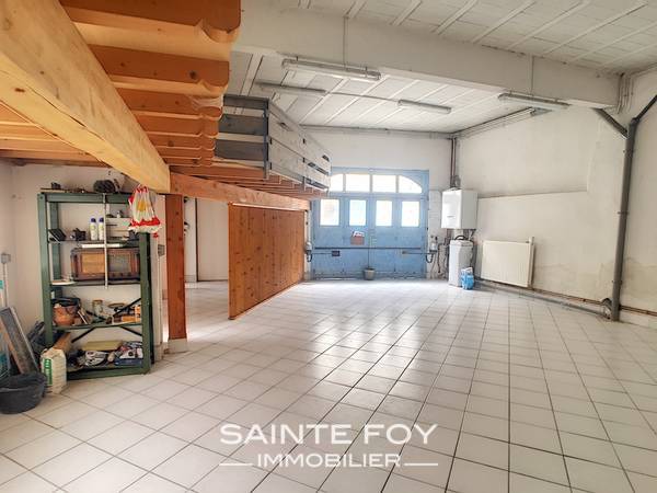 2021015 image7 - Sainte Foy Immobilier - Ce sont des agences immobilières dans l'Ouest Lyonnais spécialisées dans la location de maison ou d'appartement et la vente de propriété de prestige.