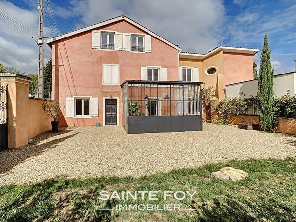 2020500 image5 - Sainte Foy Immobilier - Ce sont des agences immobilières dans l'Ouest Lyonnais spécialisées dans la location de maison ou d'appartement et la vente de propriété de prestige.