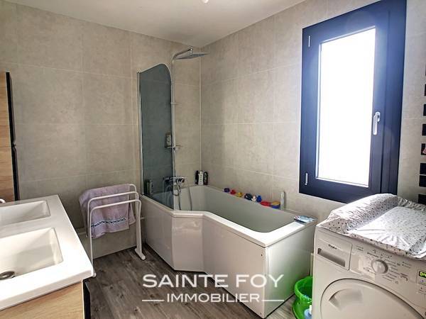 2020493 image7 - Sainte Foy Immobilier - Ce sont des agences immobilières dans l'Ouest Lyonnais spécialisées dans la location de maison ou d'appartement et la vente de propriété de prestige.