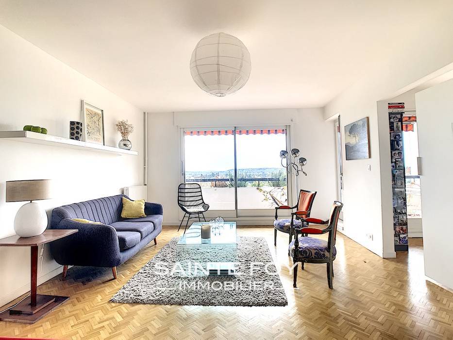 2021039 image1 - Sainte Foy Immobilier - Ce sont des agences immobilières dans l'Ouest Lyonnais spécialisées dans la location de maison ou d'appartement et la vente de propriété de prestige.