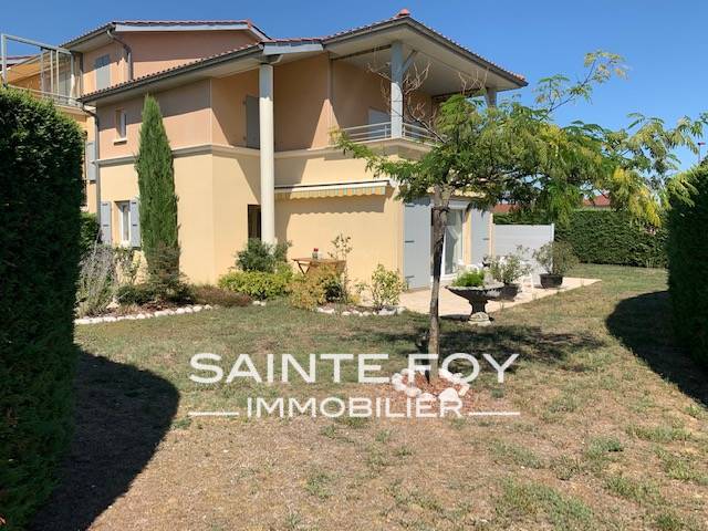 2021041 image1 - Sainte Foy Immobilier - Ce sont des agences immobilières dans l'Ouest Lyonnais spécialisées dans la location de maison ou d'appartement et la vente de propriété de prestige.