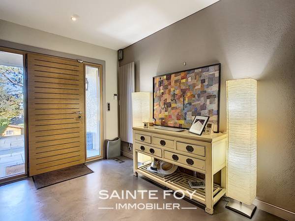 2020439 image8 - Sainte Foy Immobilier - Ce sont des agences immobilières dans l'Ouest Lyonnais spécialisées dans la location de maison ou d'appartement et la vente de propriété de prestige.