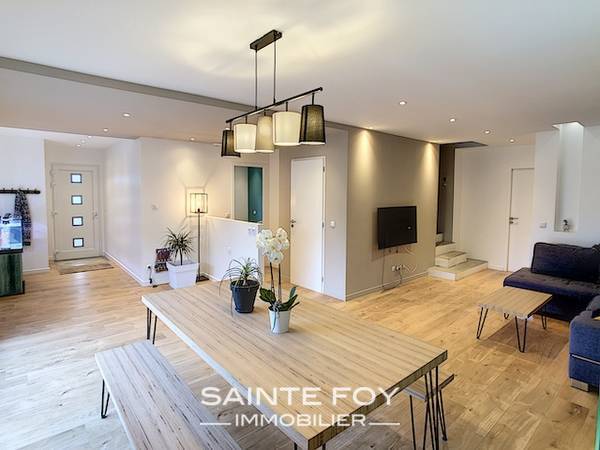2020471 image7 - Sainte Foy Immobilier - Ce sont des agences immobilières dans l'Ouest Lyonnais spécialisées dans la location de maison ou d'appartement et la vente de propriété de prestige.
