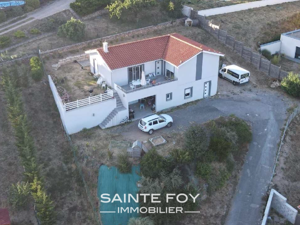 2020471 image10 - Sainte Foy Immobilier - Ce sont des agences immobilières dans l'Ouest Lyonnais spécialisées dans la location de maison ou d'appartement et la vente de propriété de prestige.