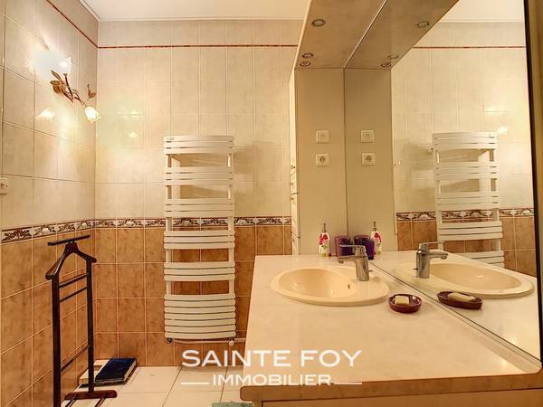 2020451 image8 - Sainte Foy Immobilier - Ce sont des agences immobilières dans l'Ouest Lyonnais spécialisées dans la location de maison ou d'appartement et la vente de propriété de prestige.