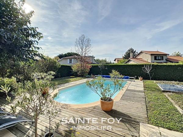 2020484 image9 - Sainte Foy Immobilier - Ce sont des agences immobilières dans l'Ouest Lyonnais spécialisées dans la location de maison ou d'appartement et la vente de propriété de prestige.