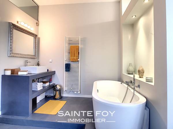 2021068 image9 - Sainte Foy Immobilier - Ce sont des agences immobilières dans l'Ouest Lyonnais spécialisées dans la location de maison ou d'appartement et la vente de propriété de prestige.
