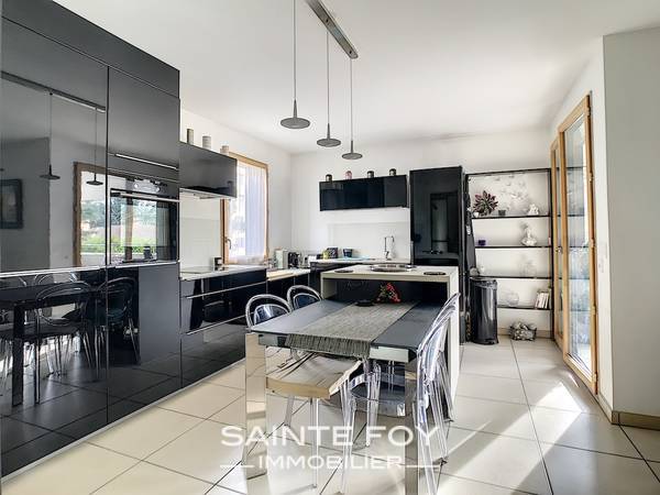 2021050 image3 - Sainte Foy Immobilier - Ce sont des agences immobilières dans l'Ouest Lyonnais spécialisées dans la location de maison ou d'appartement et la vente de propriété de prestige.