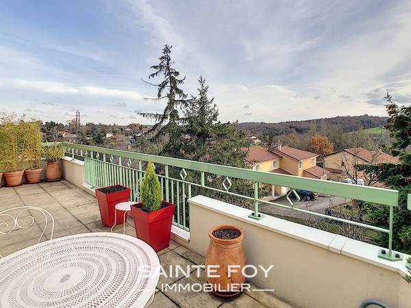 2021089 image4 - Sainte Foy Immobilier - Ce sont des agences immobilières dans l'Ouest Lyonnais spécialisées dans la location de maison ou d'appartement et la vente de propriété de prestige.