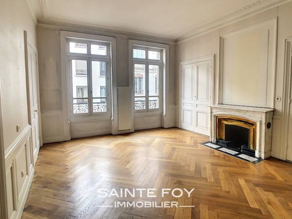2021108 image2 - Sainte Foy Immobilier - Ce sont des agences immobilières dans l'Ouest Lyonnais spécialisées dans la location de maison ou d'appartement et la vente de propriété de prestige.