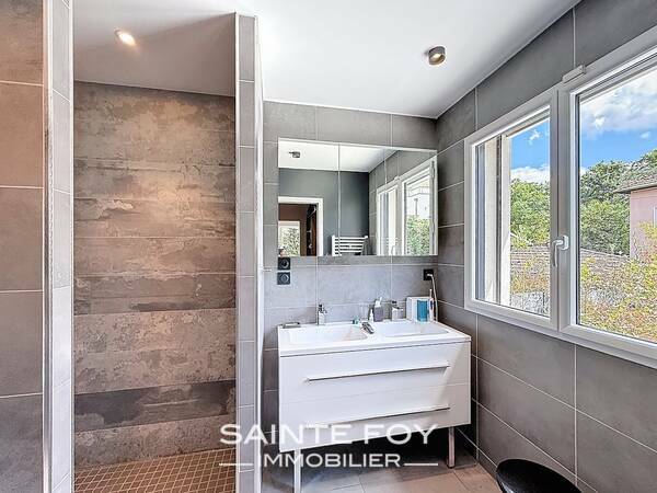 2020959 image10 - Sainte Foy Immobilier - Ce sont des agences immobilières dans l'Ouest Lyonnais spécialisées dans la location de maison ou d'appartement et la vente de propriété de prestige.