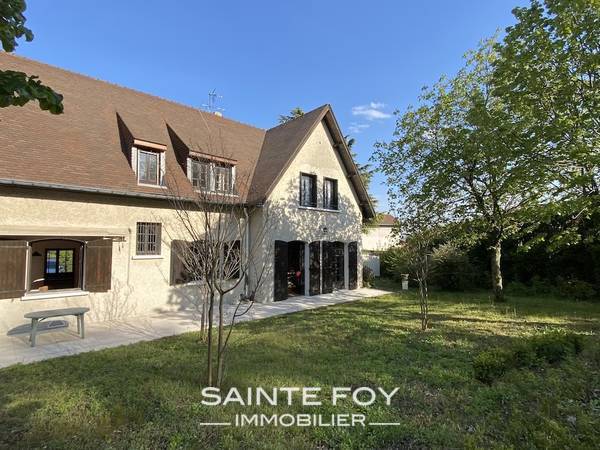 2021110 image9 - Sainte Foy Immobilier - Ce sont des agences immobilières dans l'Ouest Lyonnais spécialisées dans la location de maison ou d'appartement et la vente de propriété de prestige.