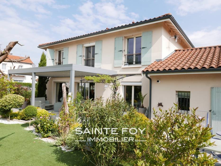 170683 image1 - Sainte Foy Immobilier - Ce sont des agences immobilières dans l'Ouest Lyonnais spécialisées dans la location de maison ou d'appartement et la vente de propriété de prestige.