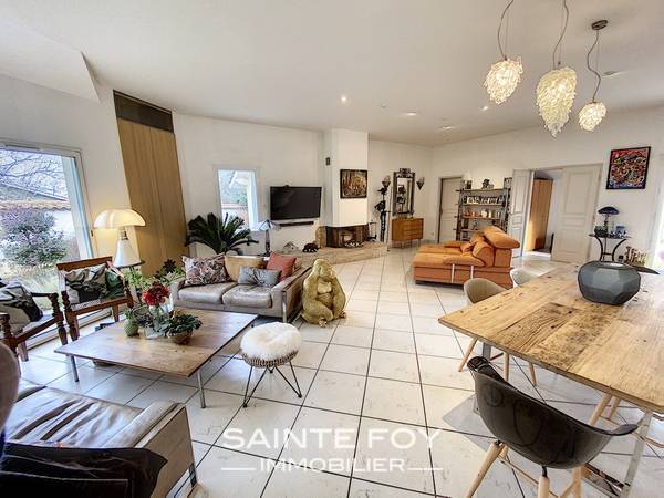 5118 image2 - Sainte Foy Immobilier - Ce sont des agences immobilières dans l'Ouest Lyonnais spécialisées dans la location de maison ou d'appartement et la vente de propriété de prestige.