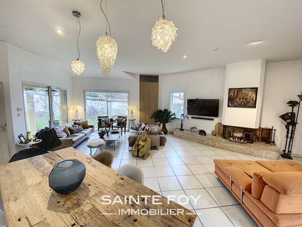 5118 image3 - Sainte Foy Immobilier - Ce sont des agences immobilières dans l'Ouest Lyonnais spécialisées dans la location de maison ou d'appartement et la vente de propriété de prestige.