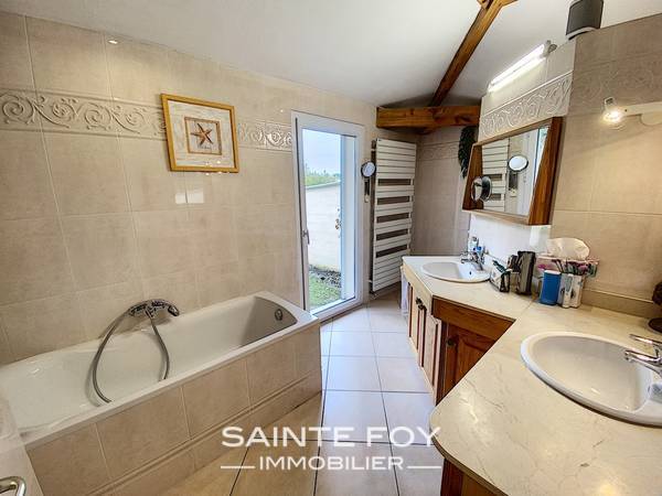 5118 image6 - Sainte Foy Immobilier - Ce sont des agences immobilières dans l'Ouest Lyonnais spécialisées dans la location de maison ou d'appartement et la vente de propriété de prestige.