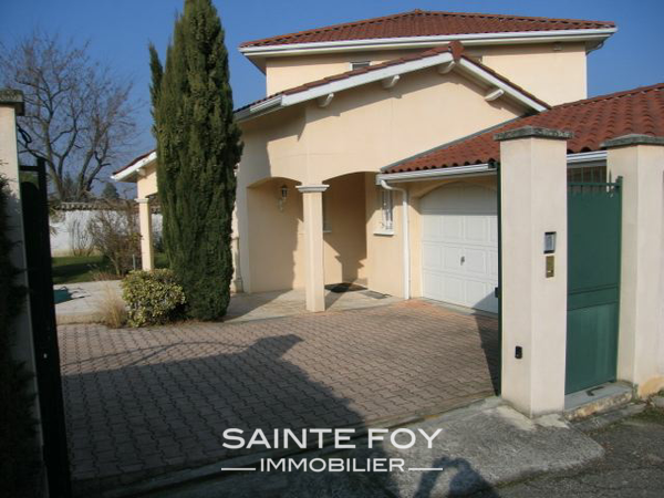 5118 image10 - Sainte Foy Immobilier - Ce sont des agences immobilières dans l'Ouest Lyonnais spécialisées dans la location de maison ou d'appartement et la vente de propriété de prestige.
