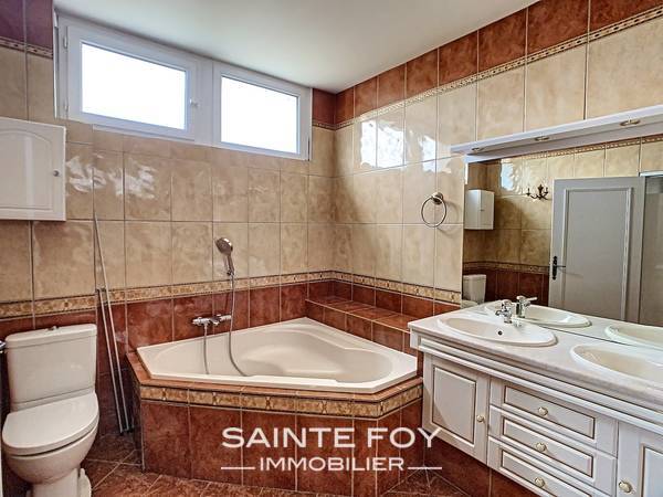 2021234 image9 - Sainte Foy Immobilier - Ce sont des agences immobilières dans l'Ouest Lyonnais spécialisées dans la location de maison ou d'appartement et la vente de propriété de prestige.