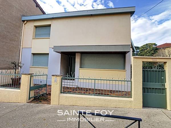 2021094 image7 - Sainte Foy Immobilier - Ce sont des agences immobilières dans l'Ouest Lyonnais spécialisées dans la location de maison ou d'appartement et la vente de propriété de prestige.