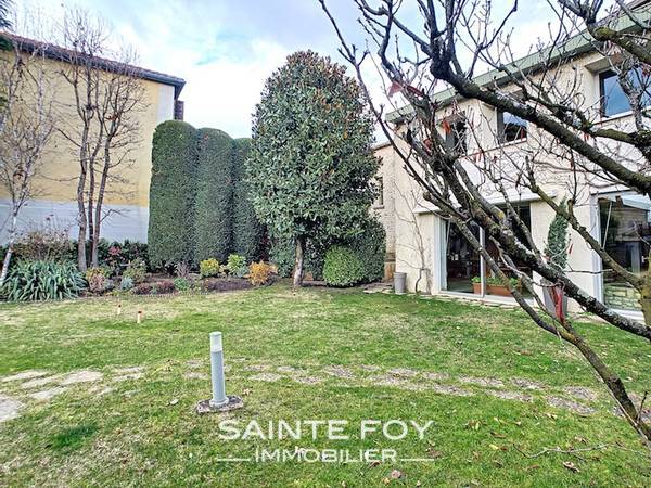 2021094 image8 - Sainte Foy Immobilier - Ce sont des agences immobilières dans l'Ouest Lyonnais spécialisées dans la location de maison ou d'appartement et la vente de propriété de prestige.