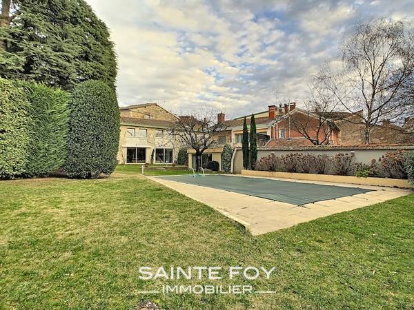 2021094 image9 - Sainte Foy Immobilier - Ce sont des agences immobilières dans l'Ouest Lyonnais spécialisées dans la location de maison ou d'appartement et la vente de propriété de prestige.
