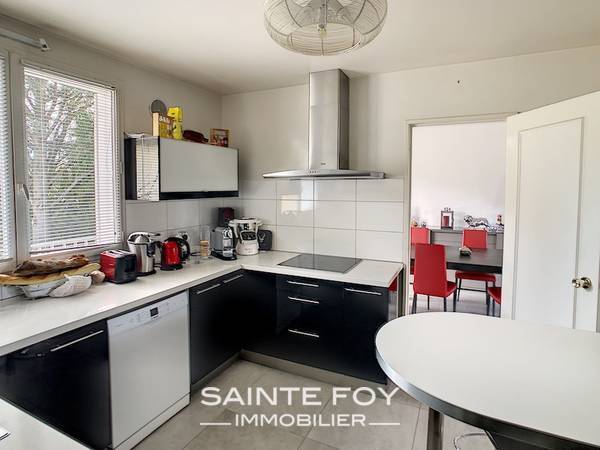 2020149 image3 - Sainte Foy Immobilier - Ce sont des agences immobilières dans l'Ouest Lyonnais spécialisées dans la location de maison ou d'appartement et la vente de propriété de prestige.
