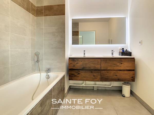 2021298 image5 - Sainte Foy Immobilier - Ce sont des agences immobilières dans l'Ouest Lyonnais spécialisées dans la location de maison ou d'appartement et la vente de propriété de prestige.