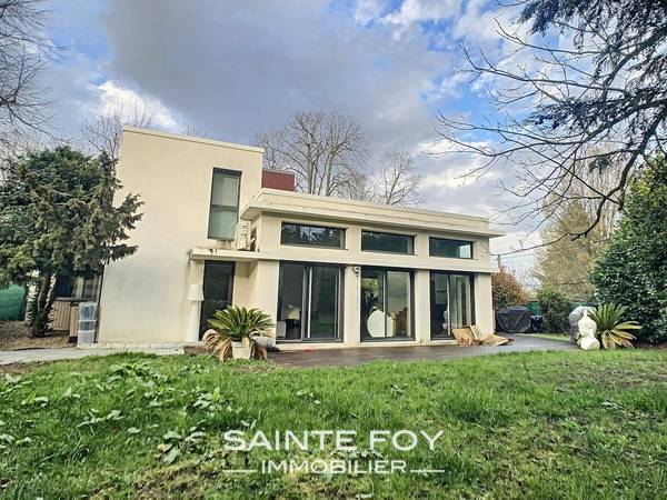 2021310 image5 - Sainte Foy Immobilier - Ce sont des agences immobilières dans l'Ouest Lyonnais spécialisées dans la location de maison ou d'appartement et la vente de propriété de prestige.