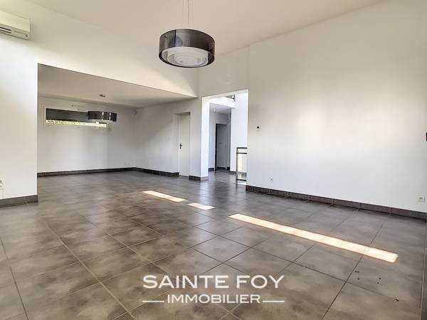 2021310 image8 - Sainte Foy Immobilier - Ce sont des agences immobilières dans l'Ouest Lyonnais spécialisées dans la location de maison ou d'appartement et la vente de propriété de prestige.