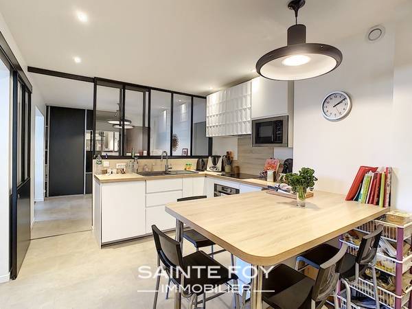 2021326 image2 - Sainte Foy Immobilier - Ce sont des agences immobilières dans l'Ouest Lyonnais spécialisées dans la location de maison ou d'appartement et la vente de propriété de prestige.