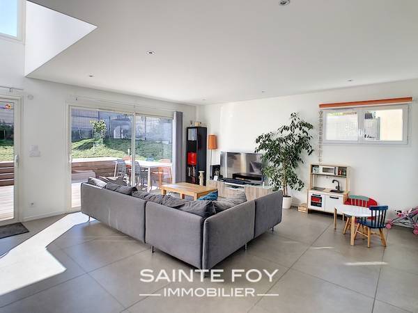2021354 image4 - Sainte Foy Immobilier - Ce sont des agences immobilières dans l'Ouest Lyonnais spécialisées dans la location de maison ou d'appartement et la vente de propriété de prestige.