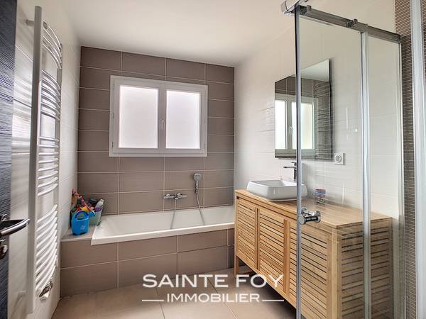 2021354 image8 - Sainte Foy Immobilier - Ce sont des agences immobilières dans l'Ouest Lyonnais spécialisées dans la location de maison ou d'appartement et la vente de propriété de prestige.