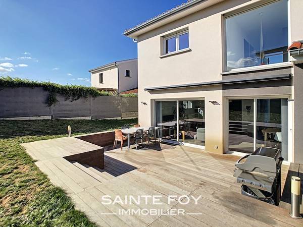 2021354 image9 - Sainte Foy Immobilier - Ce sont des agences immobilières dans l'Ouest Lyonnais spécialisées dans la location de maison ou d'appartement et la vente de propriété de prestige.